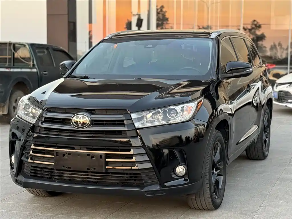 TOYOTA HIGHLANDER