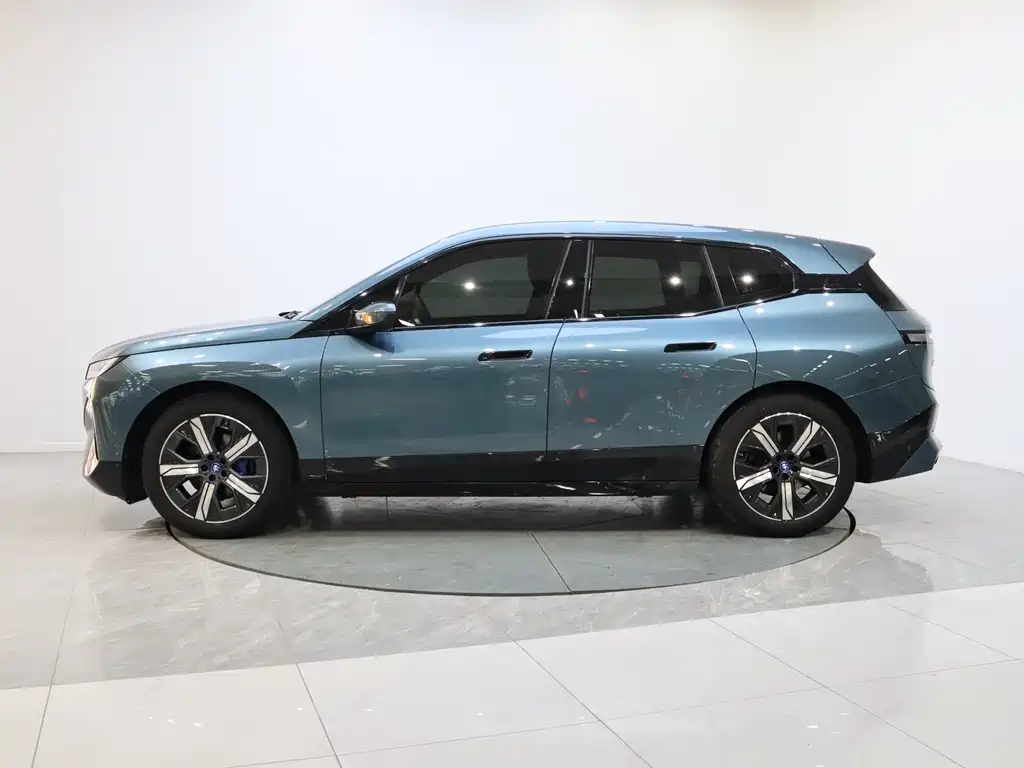 BMW iX 2023 xDrive40