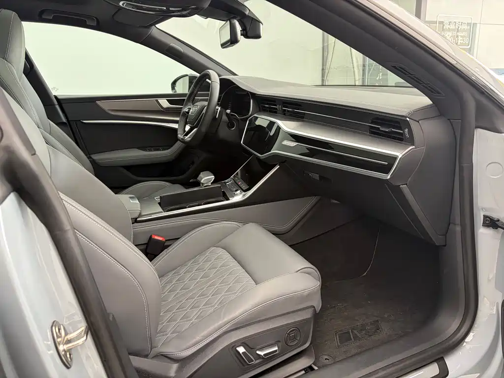 Audi A7L 45 TFSI quattro RS Kit Racing Edition, фото 12