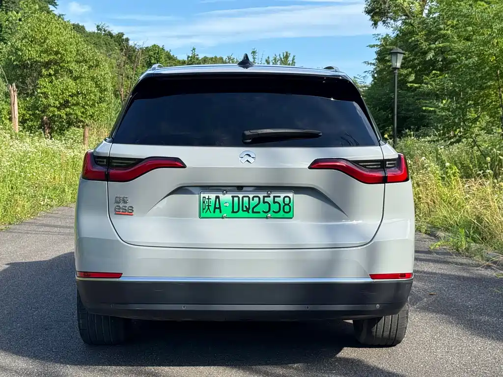 NIO ES8 2020 450KM мест