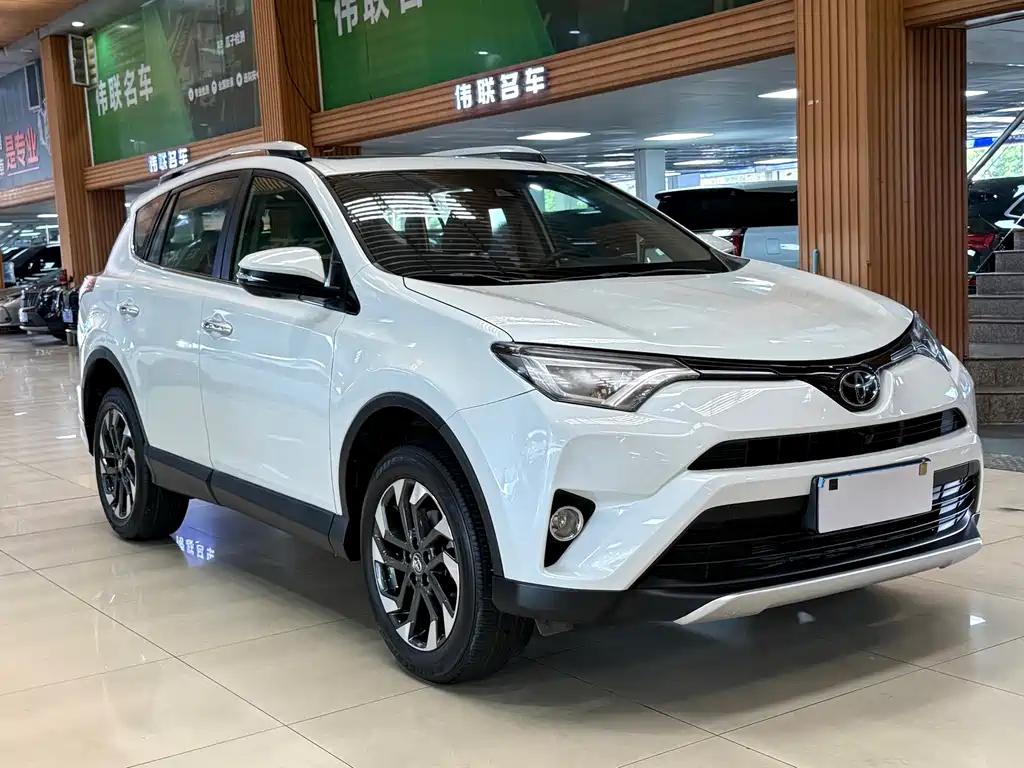 Toyota RAV4 — миниатюра 3