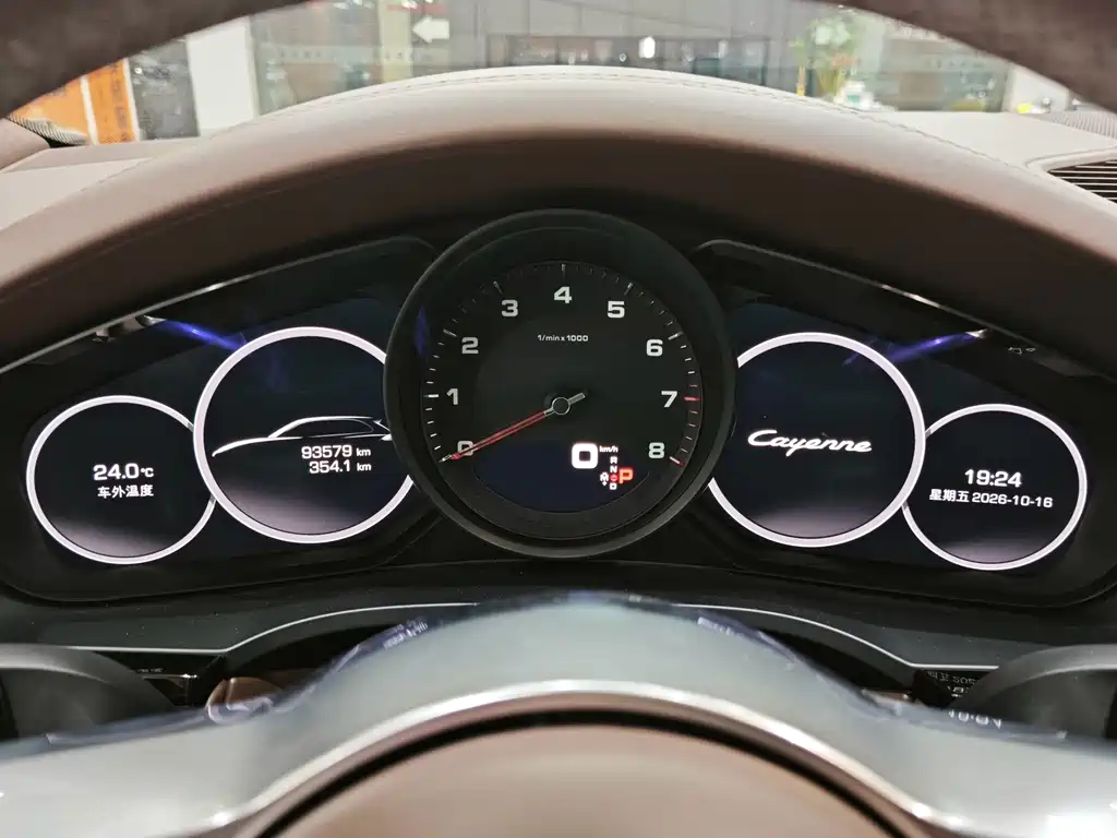 Porsche Cayenne — миниатюра 13