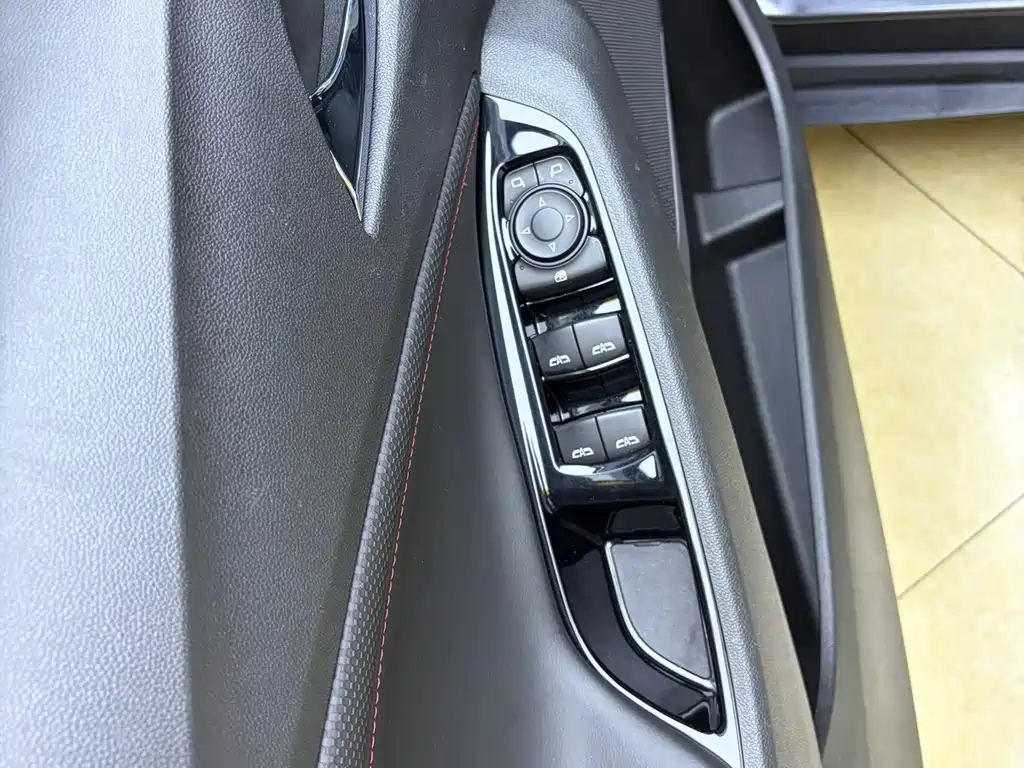 Chevrolet Volando — миниатюра 8