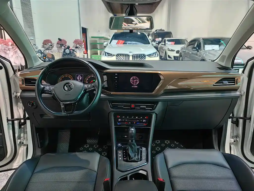 VOLKSWAGEN TUYUE