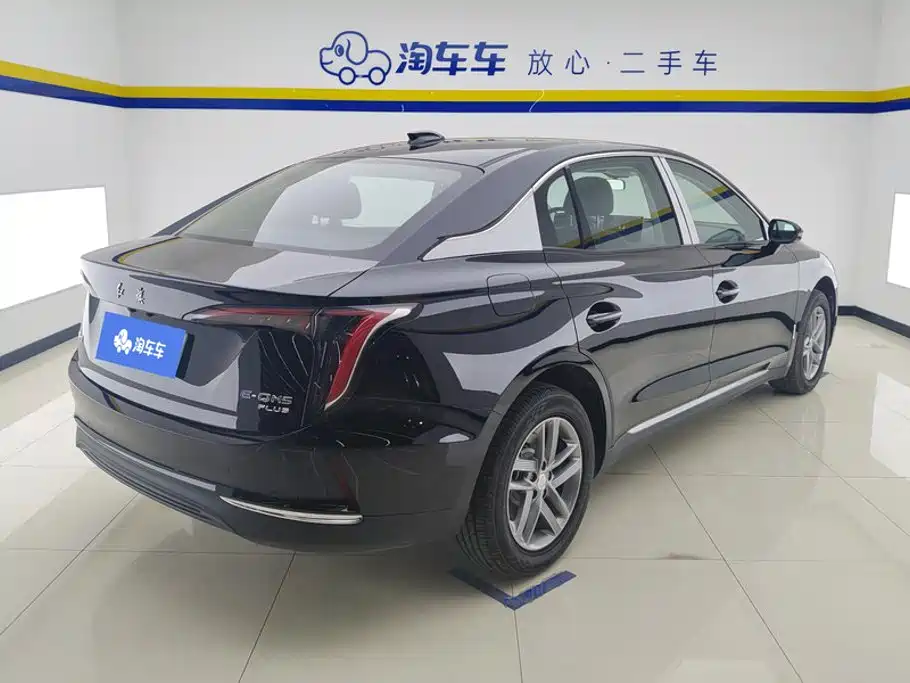Hongqi Hongqi E-QM5 — миниатюра 3