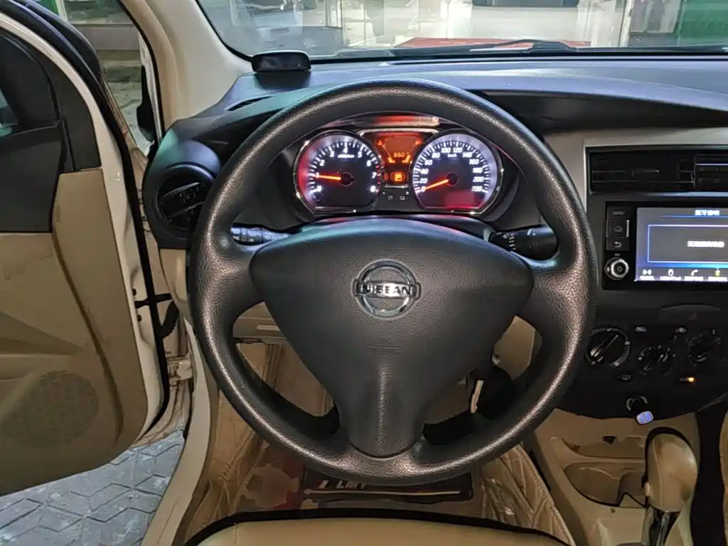 Nissan Livina — миниатюра 11