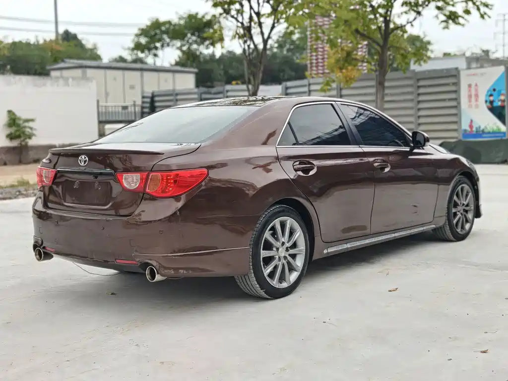 Toyota Reiz — миниатюра 6