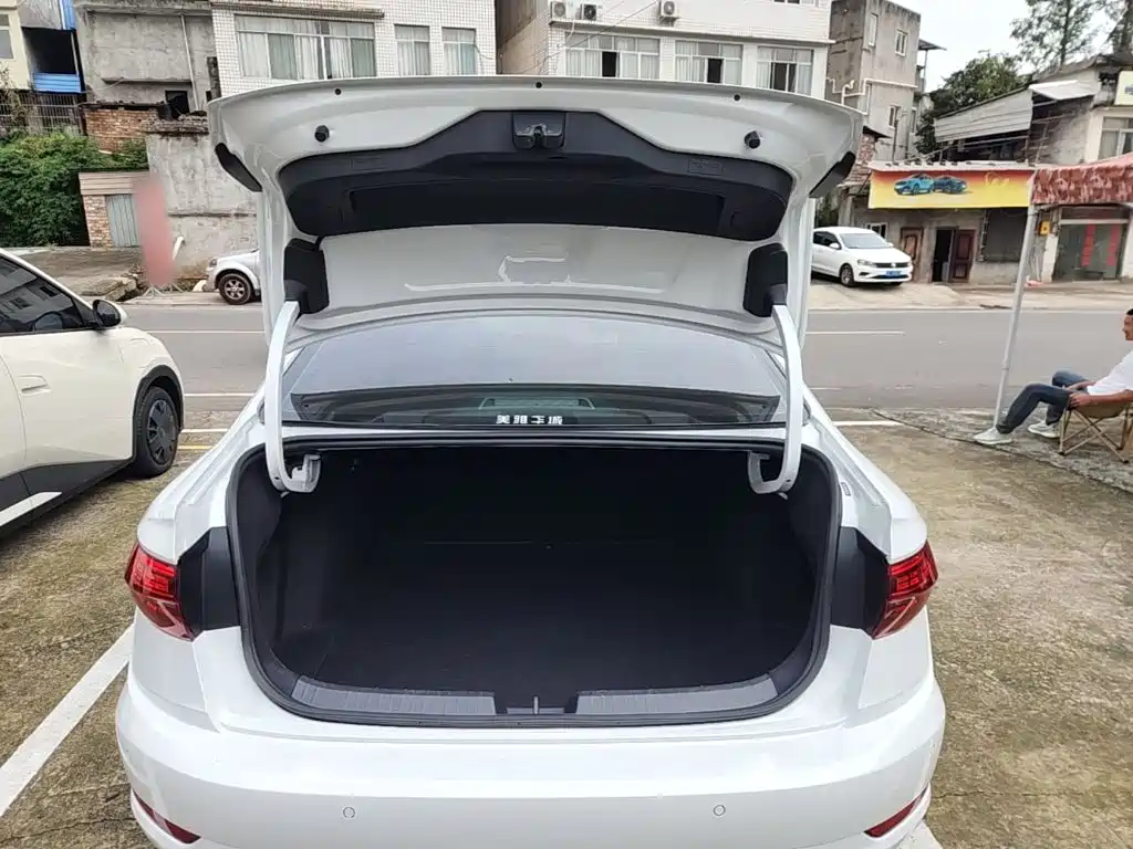 Volkswagen Sagitar — миниатюра 19