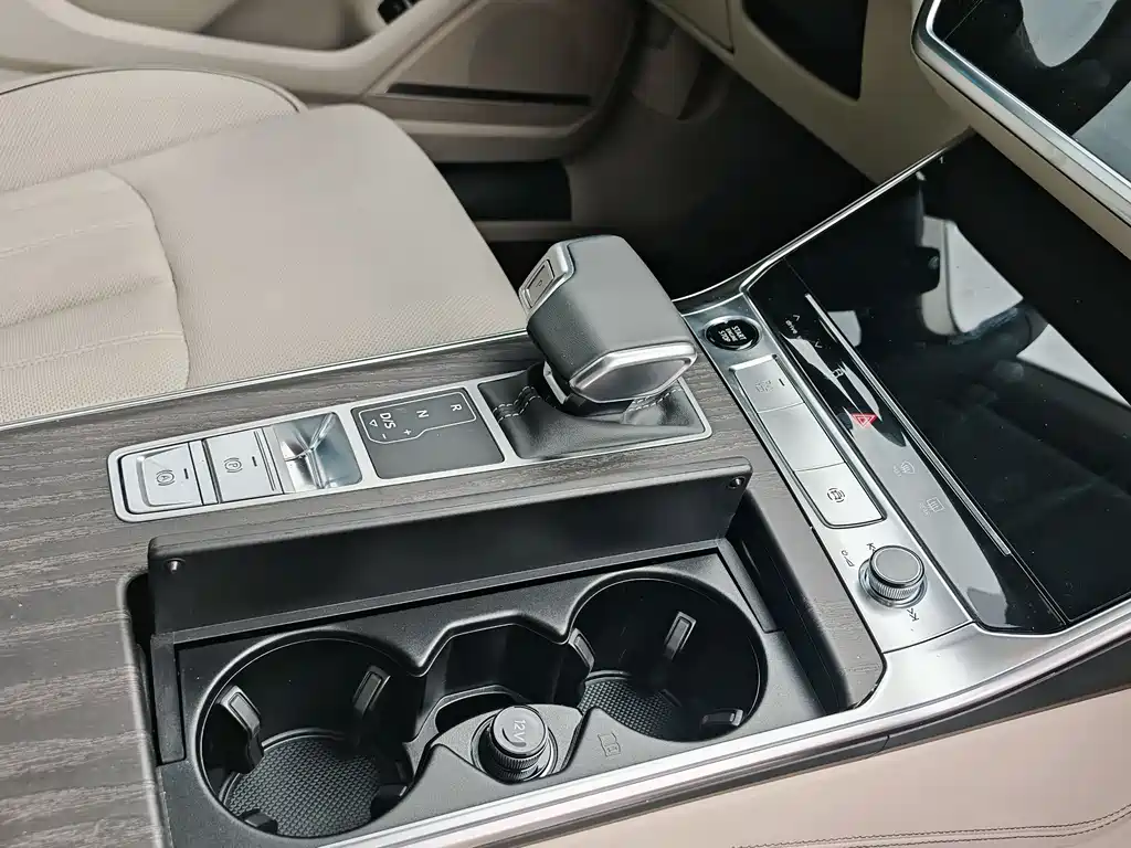 Audi A6L 2025 55 TFSI quattro Flagship