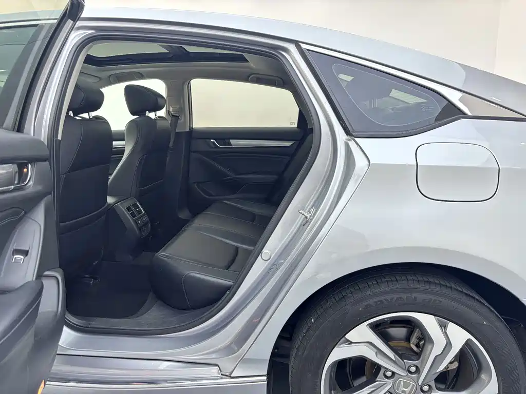 Honda Accord — миниатюра 6
