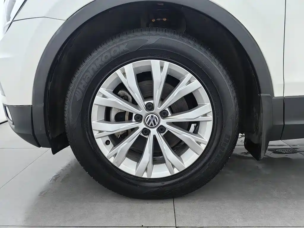 Volkswagen Tiguan L — миниатюра 17