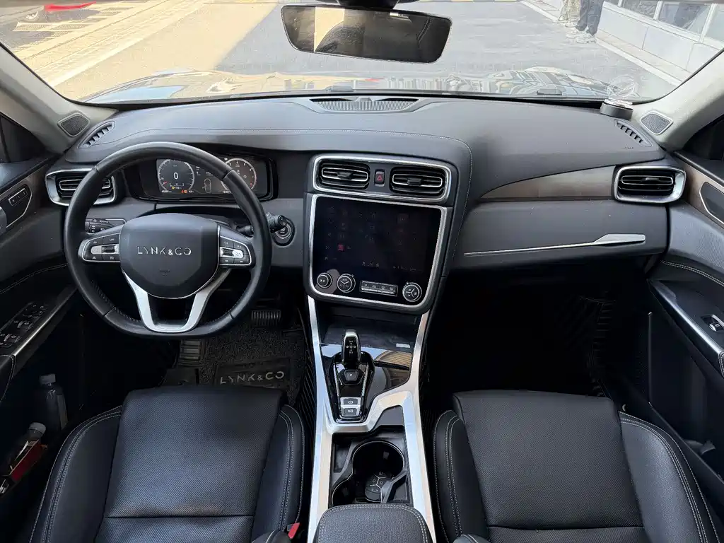 Lynk & Co 01 2019 2.0T Pro V