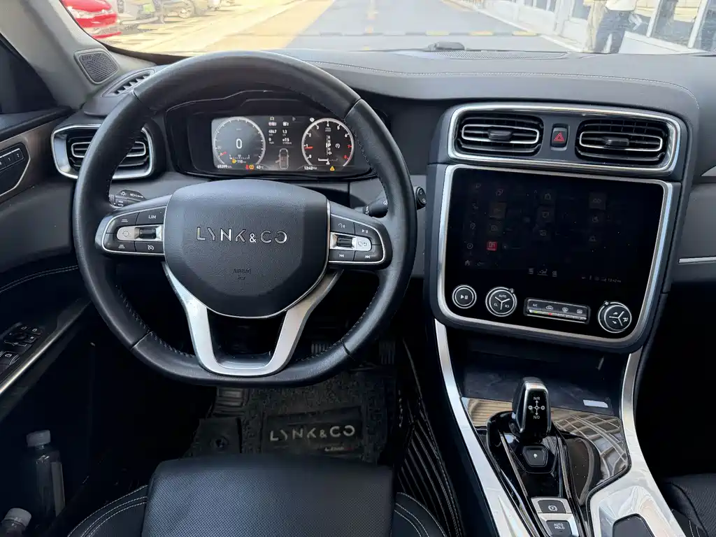 Lynk & Co 01 2019 2.0T Pro V