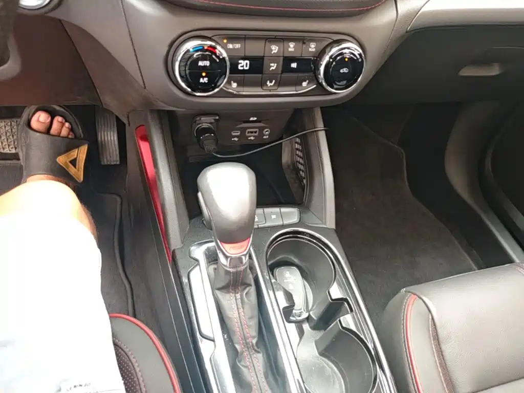 Chevrolet Tracker — миниатюра 14