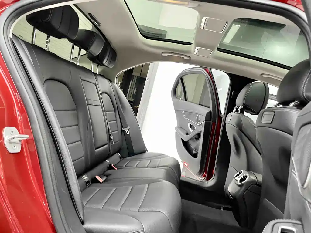 Mercedes-Benz C-Class — миниатюра 6