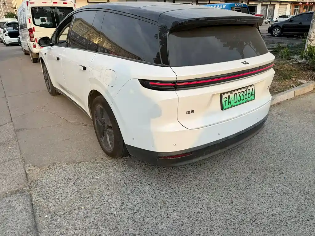 Li Auto i8 2025 Standard