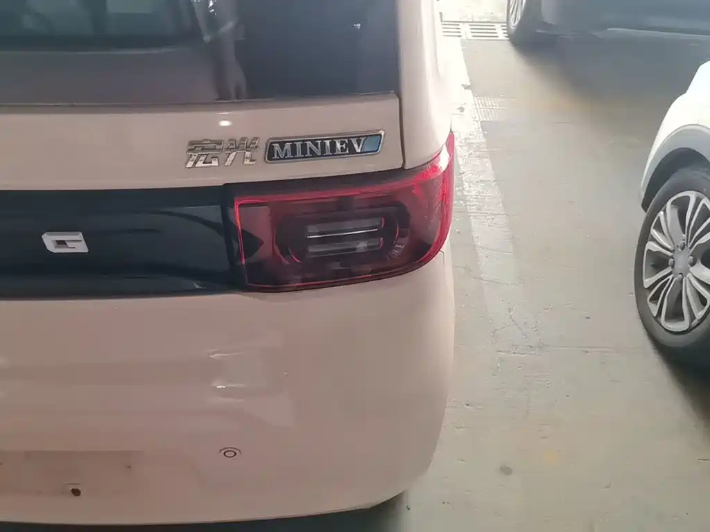 Wuling MINIEV — миниатюра 8