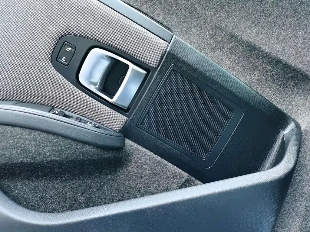BMW i3 (Import) — миниатюра 18