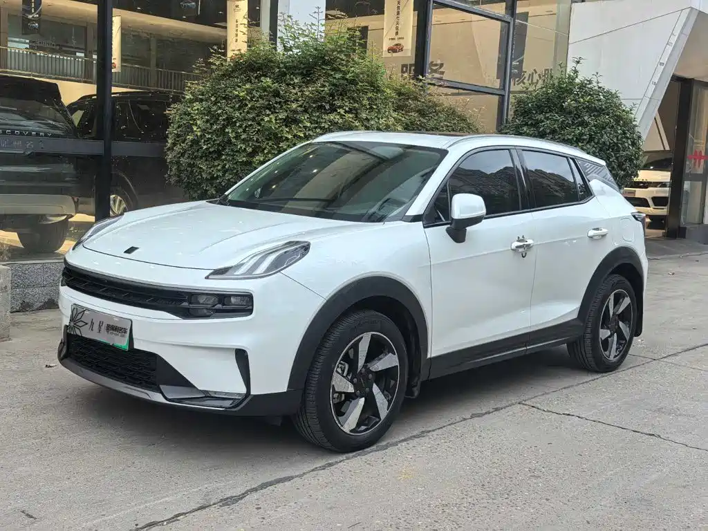 Lynk & Co 06 EM-P