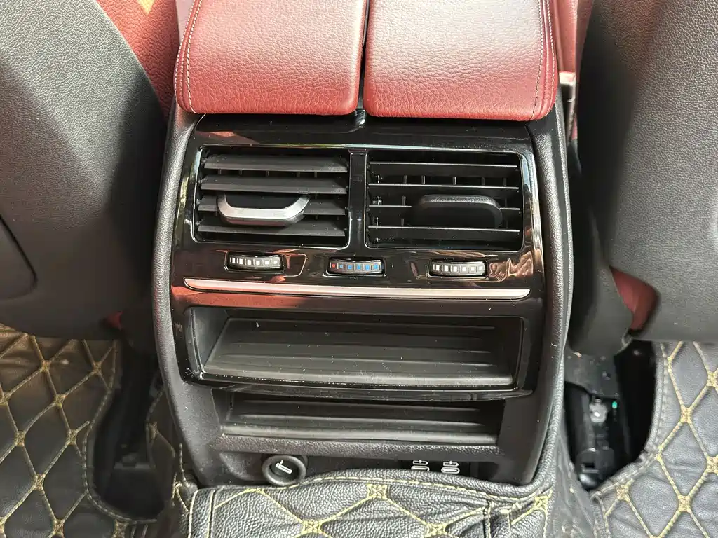 BMW 5 Series — миниатюра 17