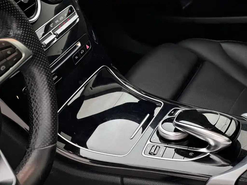 Mercedes-Benz C-Class — миниатюра 7