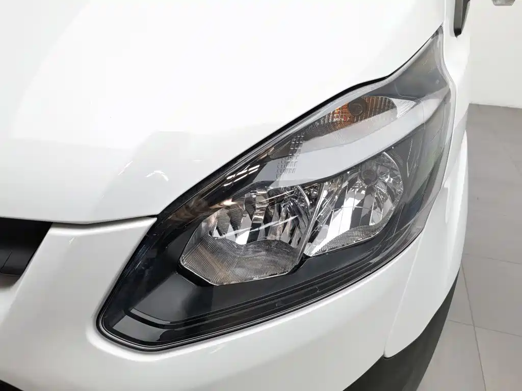 Ford Transit — миниатюра 7