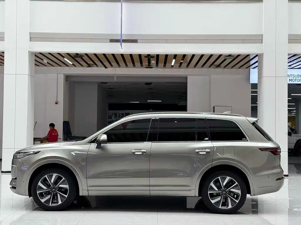 Li Auto ONE 2021 6 мест