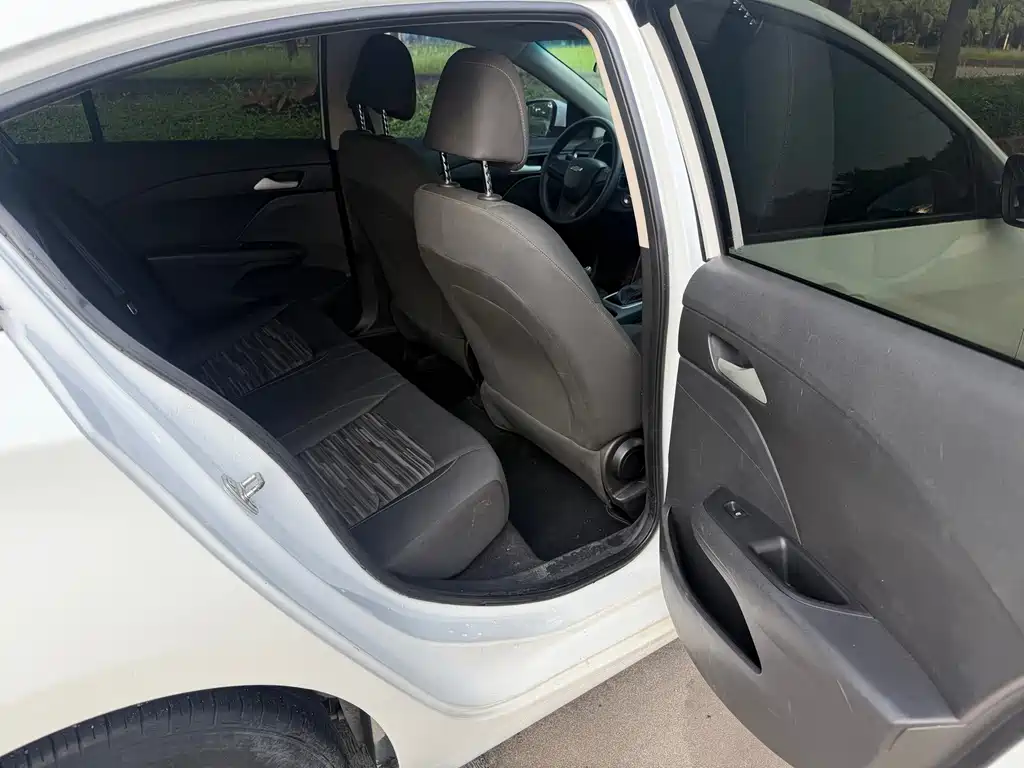Chevrolet Cavalier — миниатюра 9