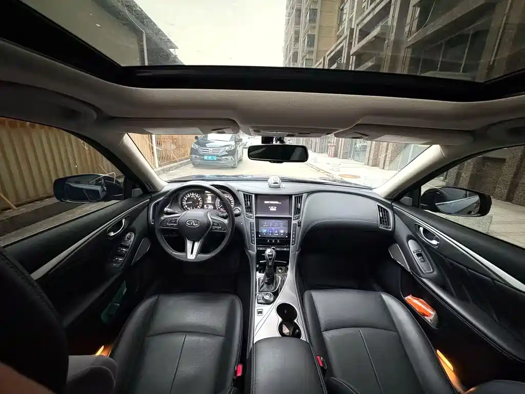 INFINITI Q50L
