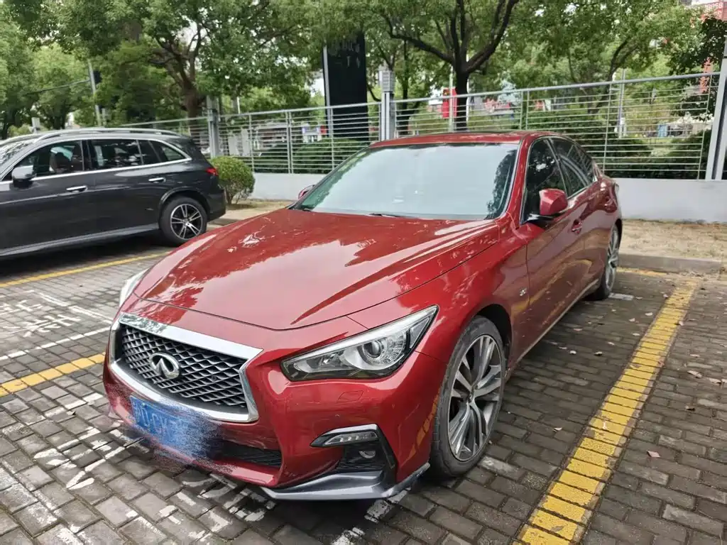 Infiniti Q50L