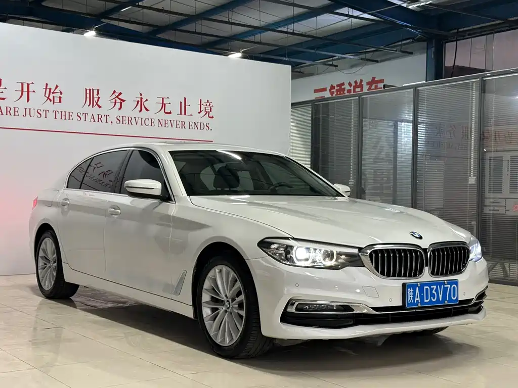 BMW 5 Series — миниатюра 3