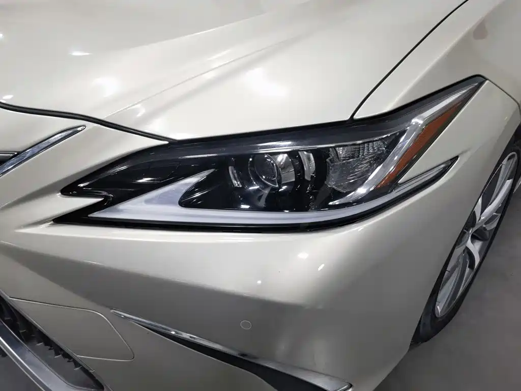 Lexus ES — миниатюра 7
