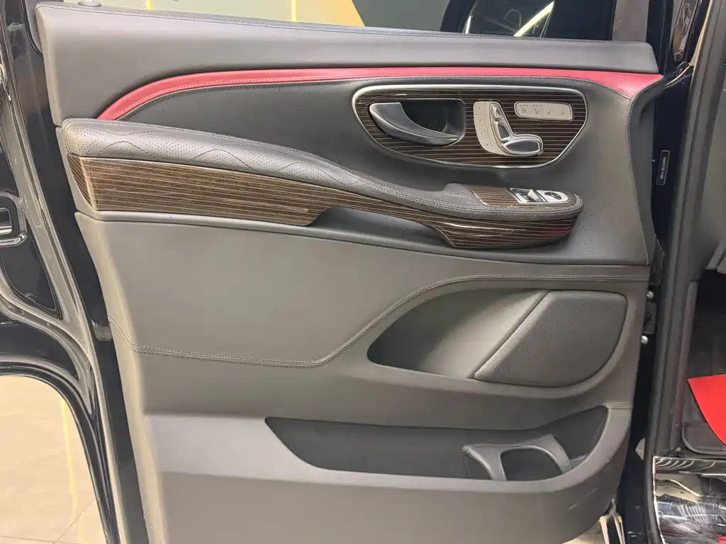 Mercedes-Benz V-Class — миниатюра 15