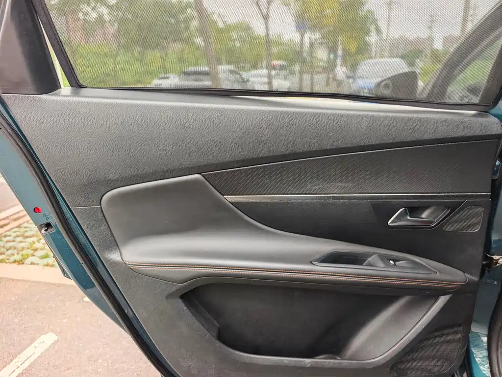 Peugeot 5008 — миниатюра 10