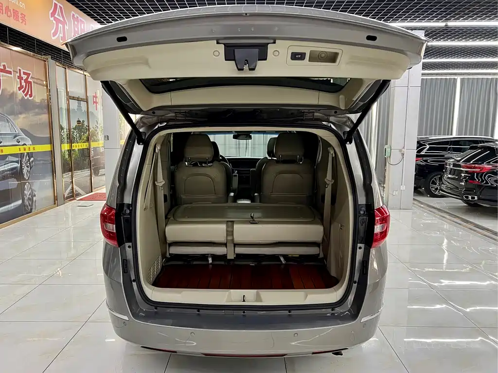 Buick GL8 2017 25S Luxury V