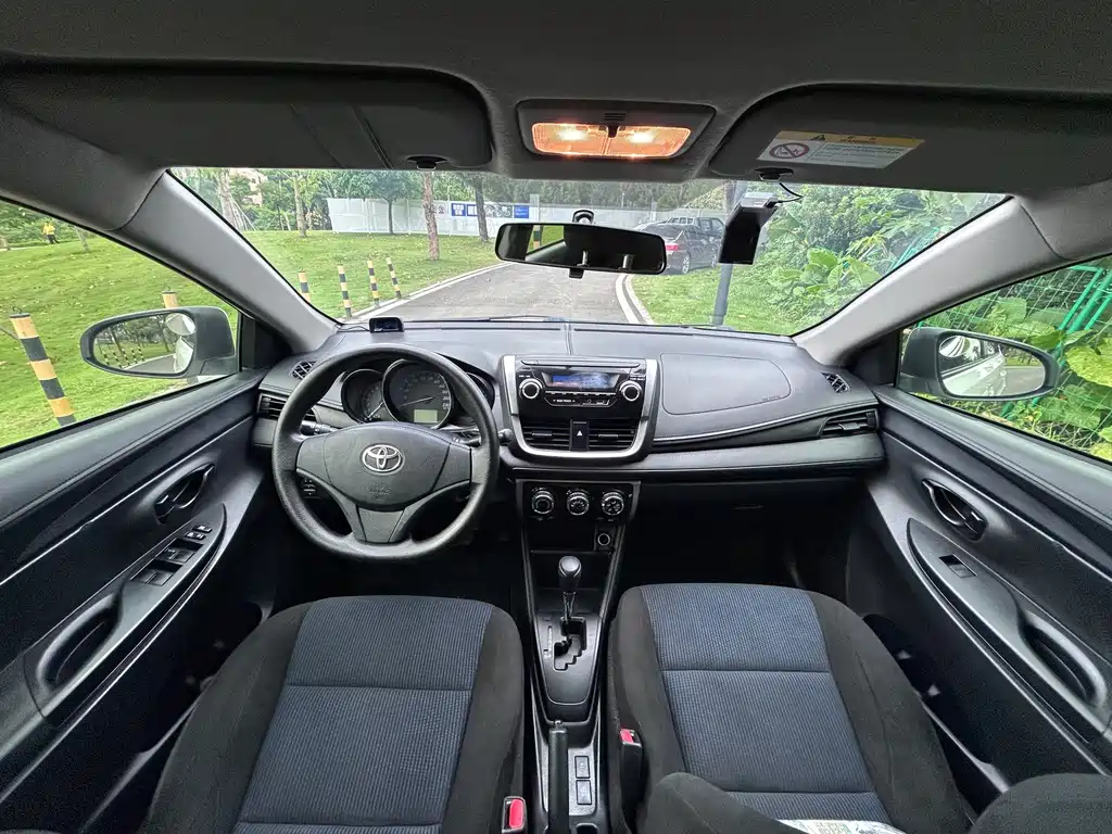Toyota Yaris L — миниатюра 5