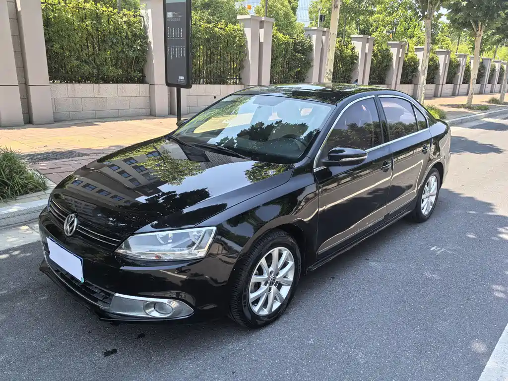 Volkswagen Sagitar 2012 1.4TSI AT Luxury