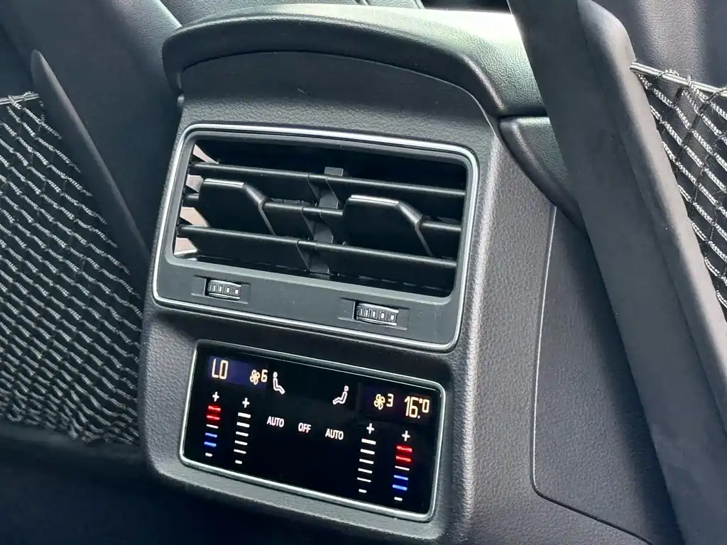 Audi Q7 — миниатюра 14