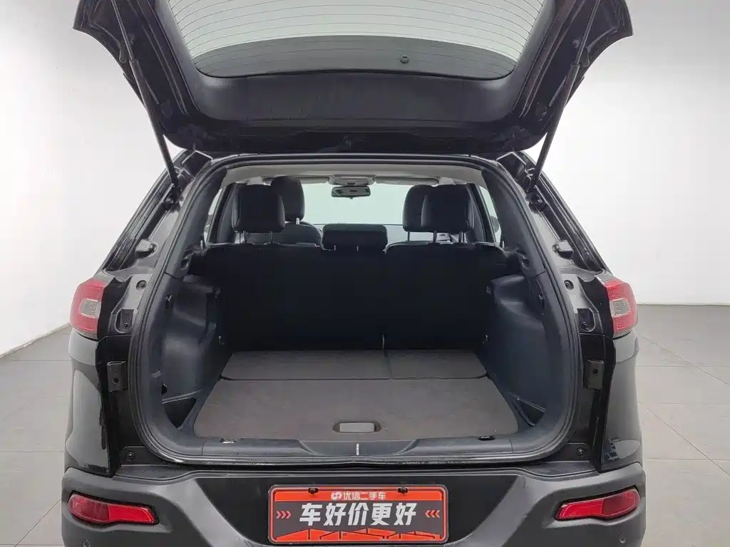 Jeep Cherokee — миниатюра 16