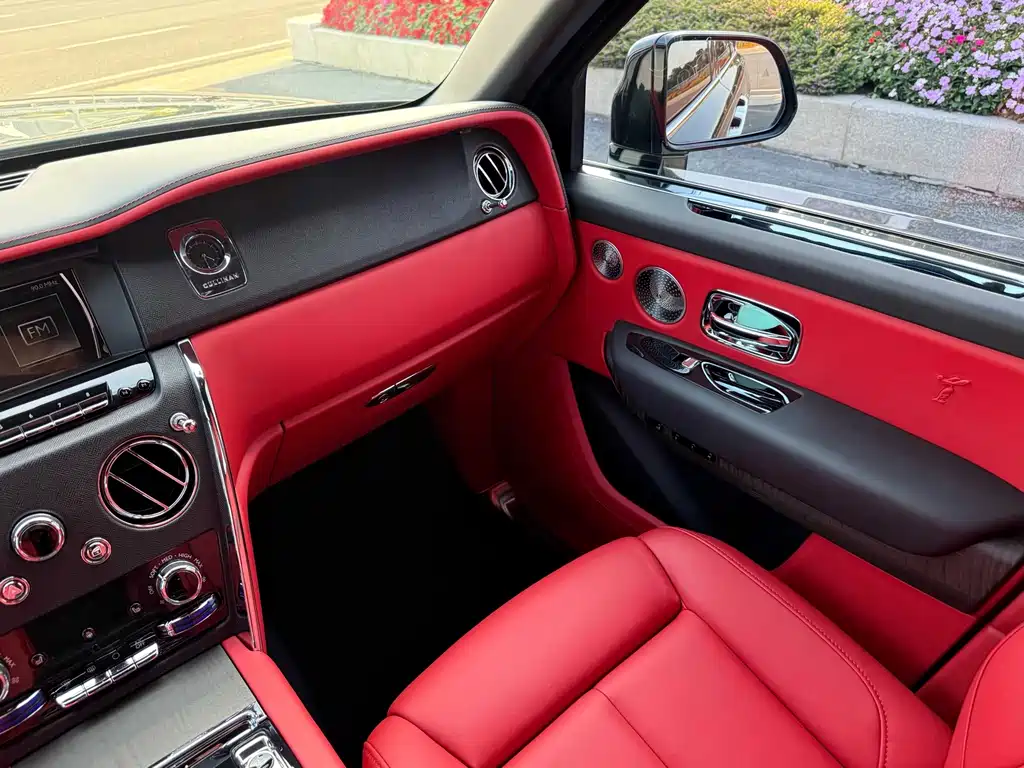 Rolls-Royce Cullinan — миниатюра 5