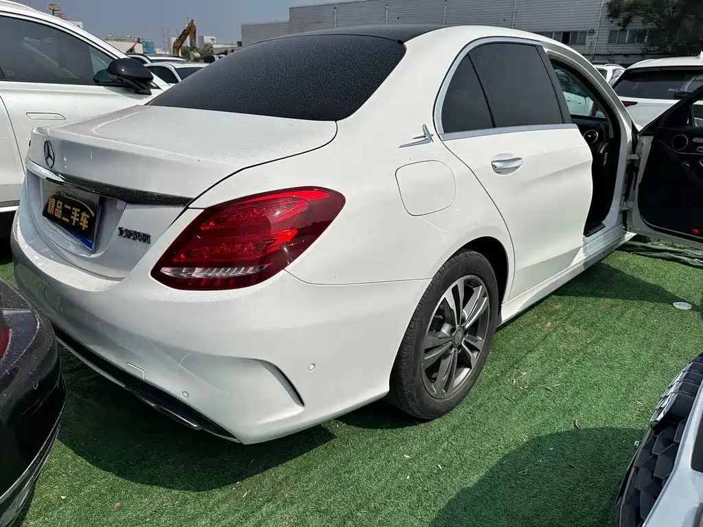 Mercedes-Benz C-Class — миниатюра 17