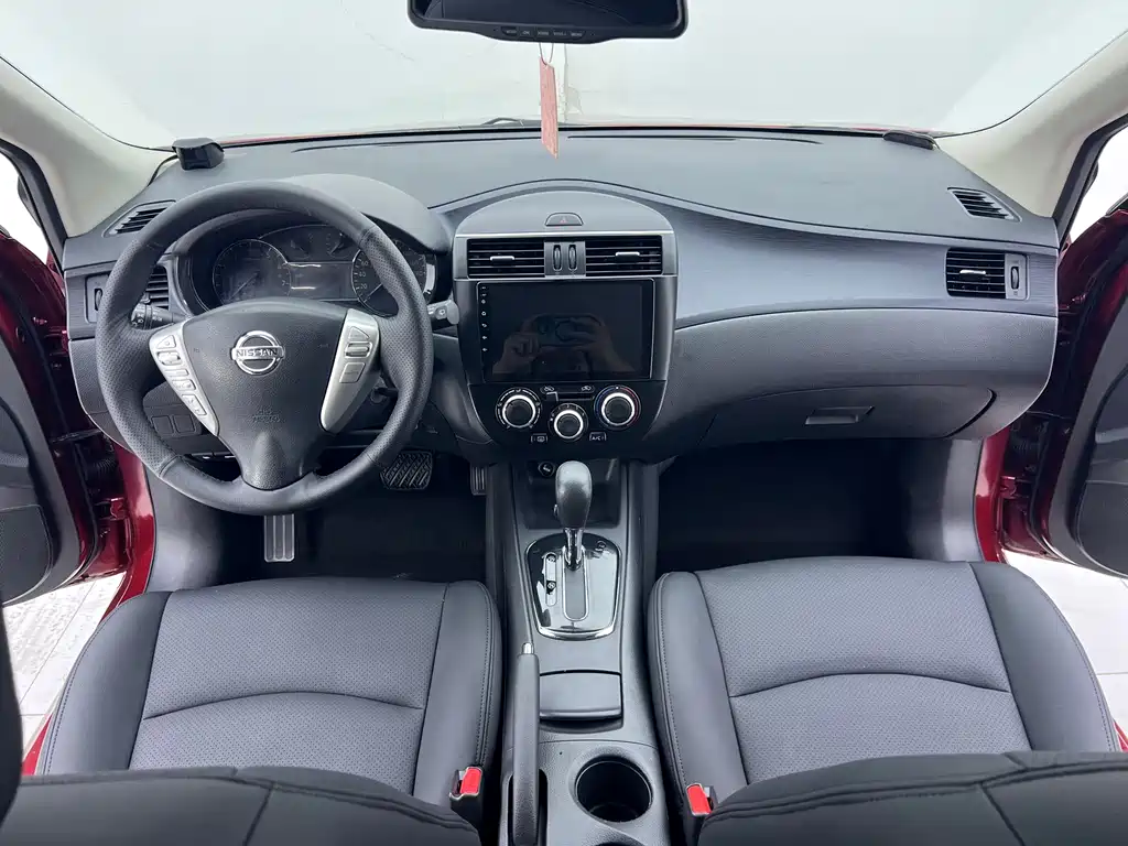 Nissan Tiida — миниатюра 12