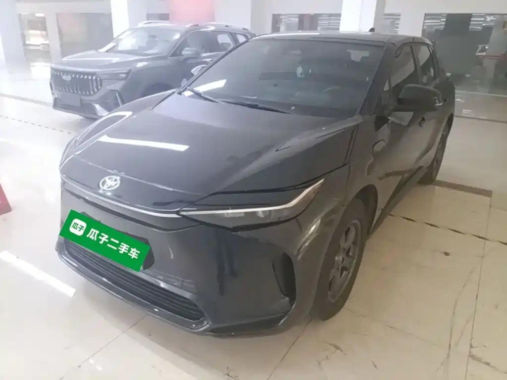 Toyota bZ4X — миниатюра 2