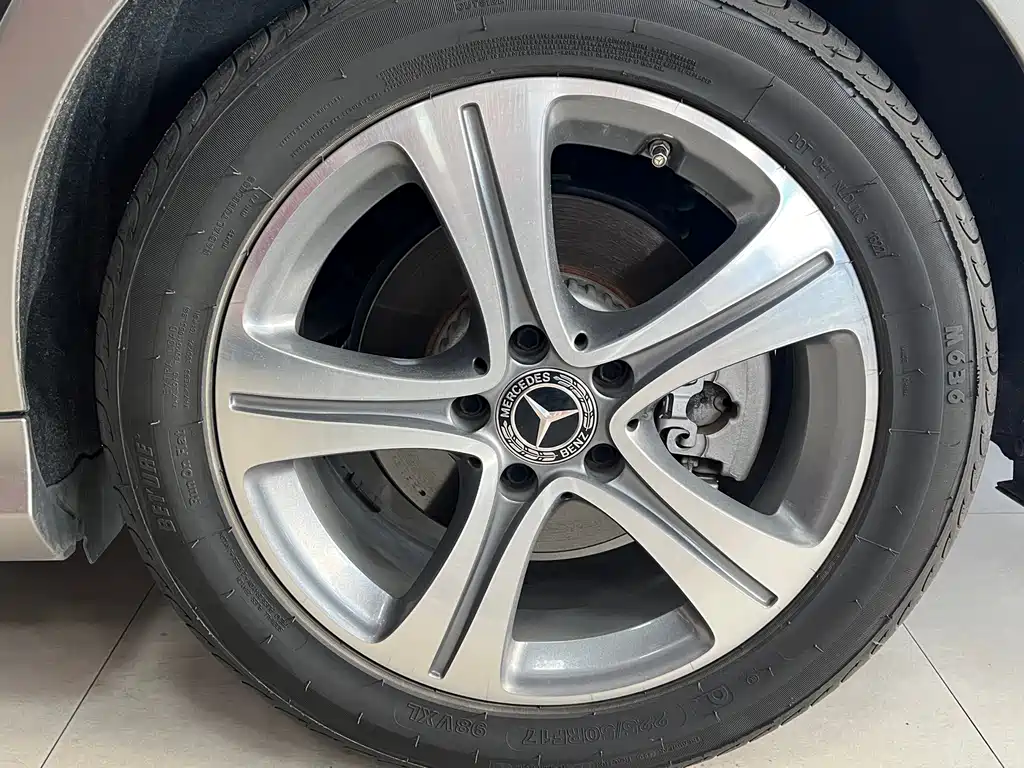 Mercedes-Benz C-Class — миниатюра 7