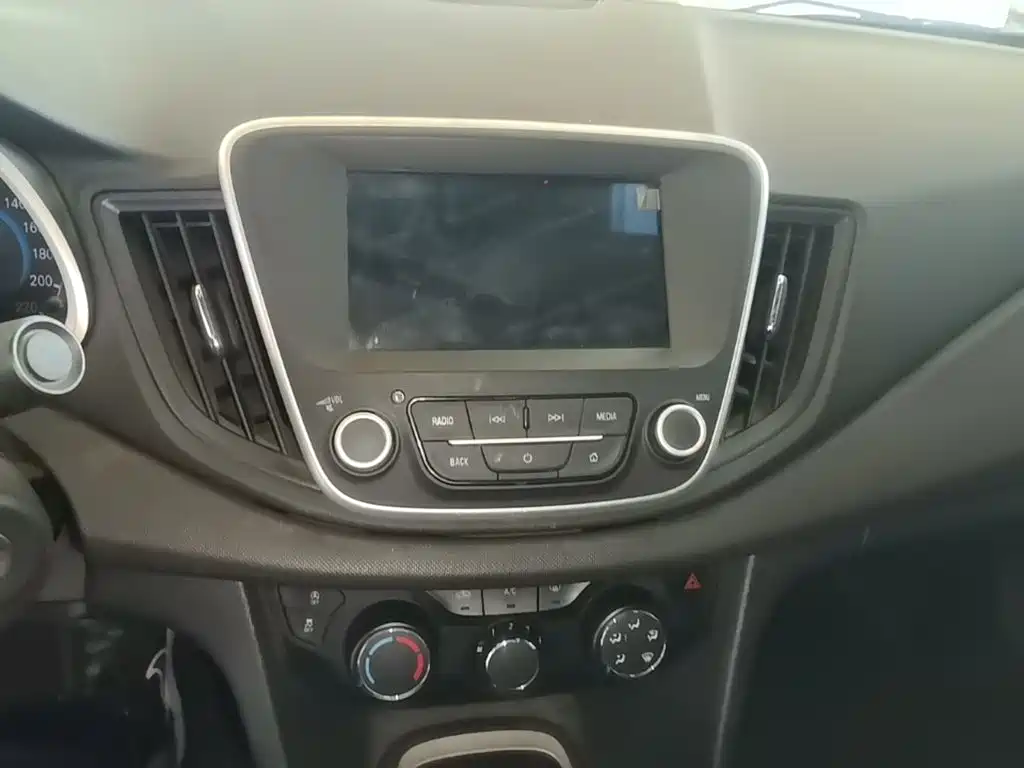 Chevrolet Cavalier — миниатюра 13