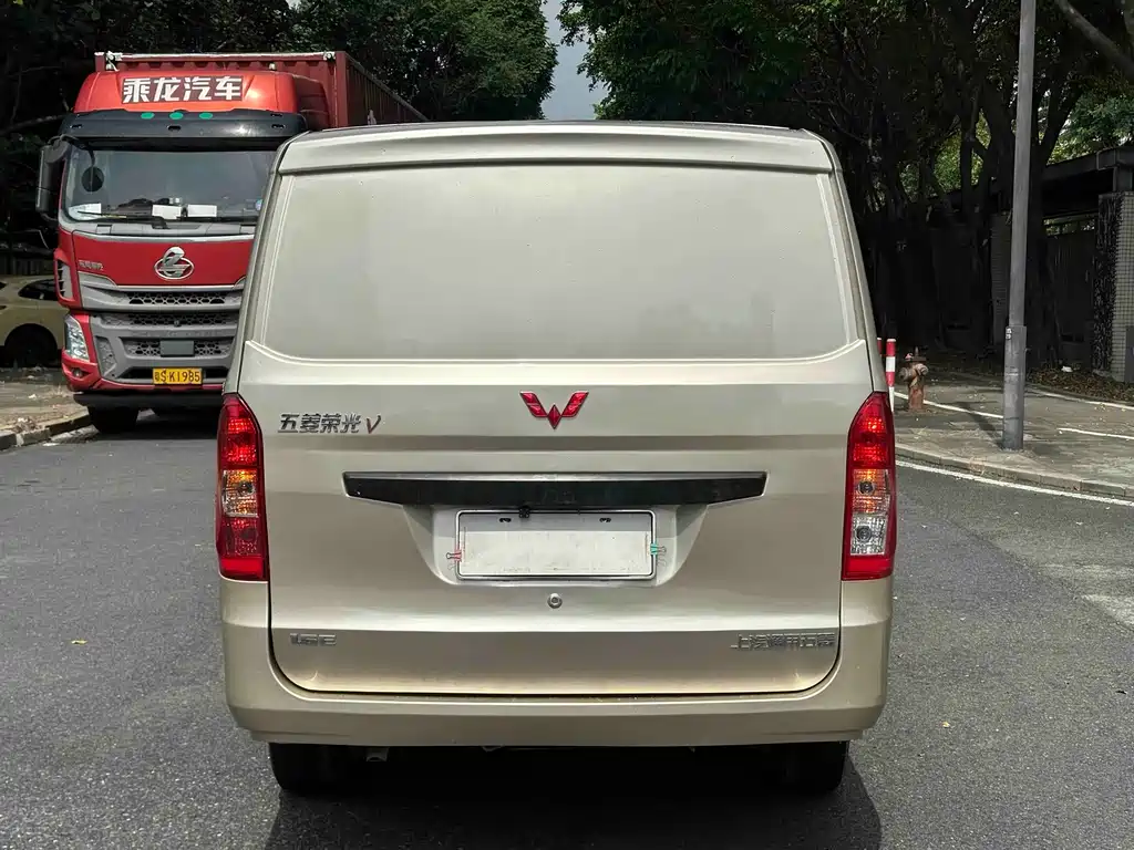 Wuling Rongguang V — миниатюра 4
