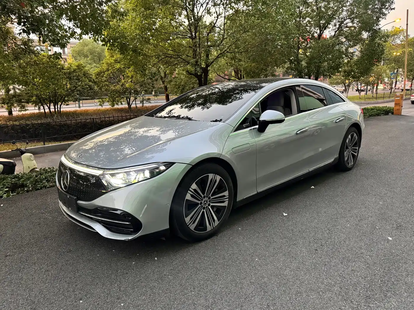 奔驰EQS 2022款 450+ 先锋版 2022