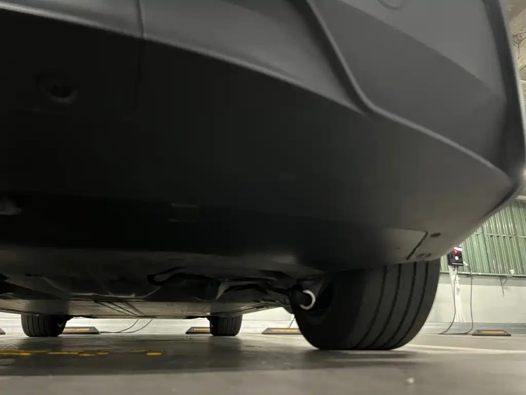 Tesla Model Y — миниатюра 43