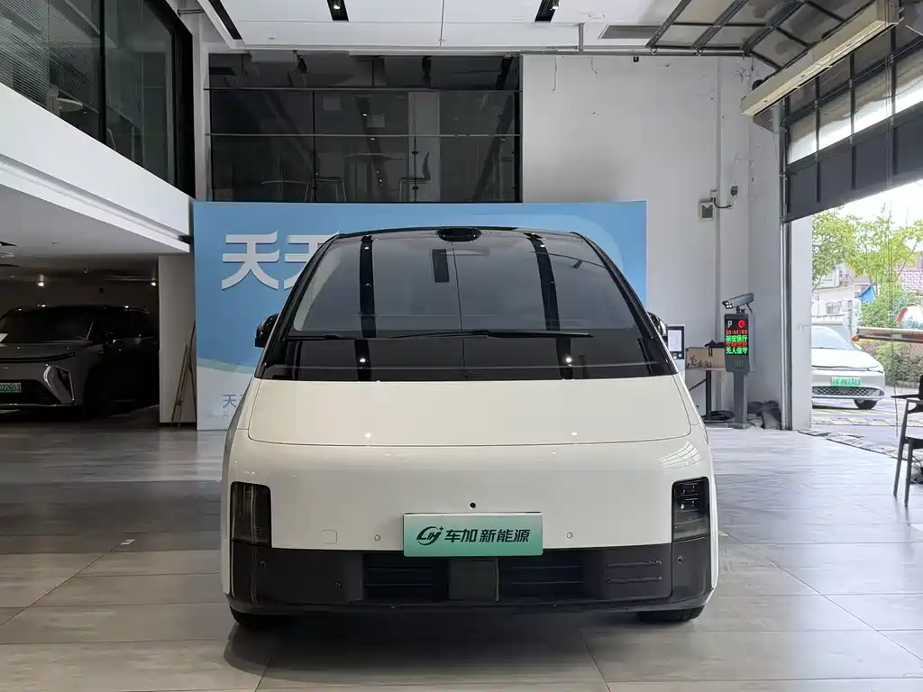 Li Auto Li MEGA — миниатюра 2