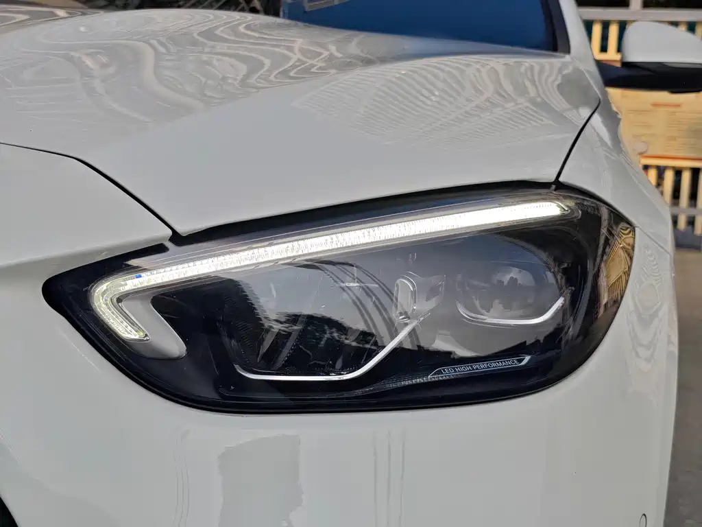Mercedes-Benz C-Class — миниатюра 7